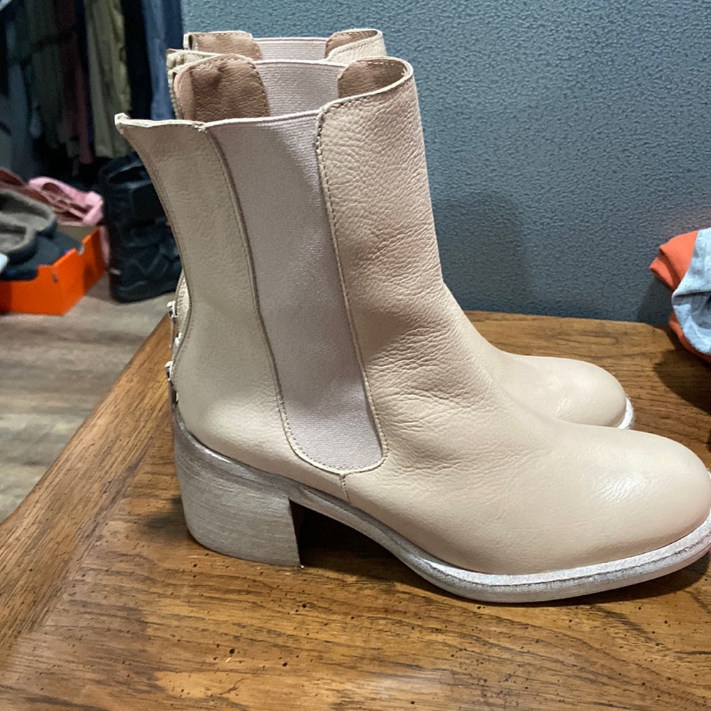 Free peopl high boots. Beige never worn